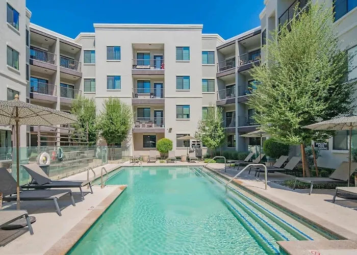 Convenient 1br Uptown Biltmore Gym Pool Parking Apartament Phoenix