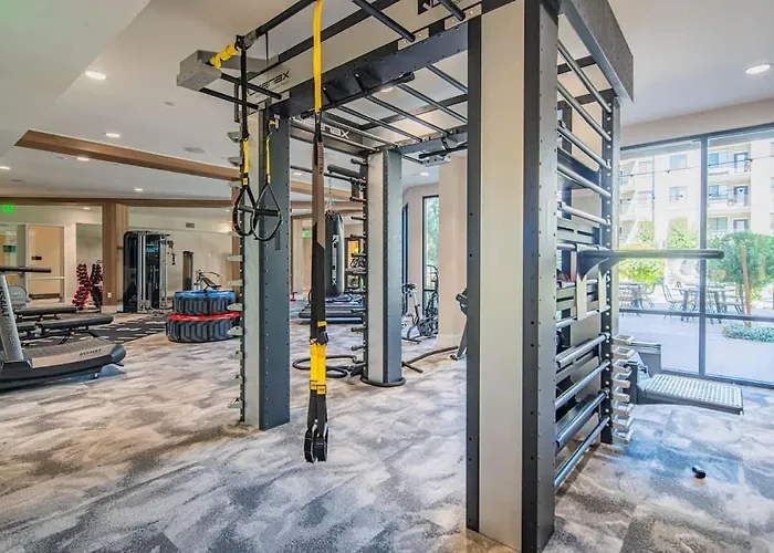 Convenient 1br Uptown Biltmore Gym Pool Parking * Phoenix