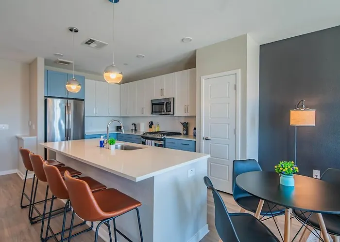 Convenient 1br Uptown Biltmore Gym Pool Parking Phoenix
