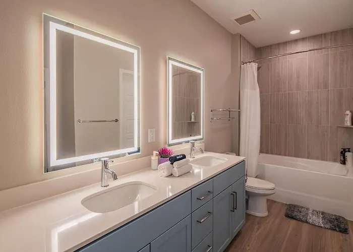 Apartment Convenient 1br Uptown Biltmore Gym Pool Parking *